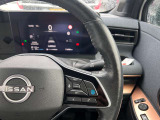 プロパイロット(同一車線運転支援)アクセル・ブレーキ・ステアリング操作をクルマがサポート。高速道路などで、ドライバーの負担を軽減します。