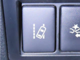 車線逸脱警報装置を装備しております。