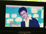 テレビ番組を画面で視聴でき、停車中の待ち時間にもお楽しみいただけます。画面表示が大きく、番組内容を確認しやすいので、休憩時のひとときにも便利です。