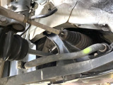 お車を安心してお乗りいただく為には、足回りの定期点検が欠かせません。サービスサポート(有償保証)では無料点検もご提供しており、安心のカーライフをお過ごしいただけるサポート体制が整っています。