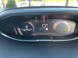 運転中の視線移動を抑えるレイアウトの「iCockpit」。