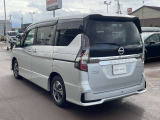新潟市方面よりお車でお越しの際は、新新バイパス新発田インターから国道7号線、村上方面約2km左手側です。緑とピンクのガスタンクが目印です。_