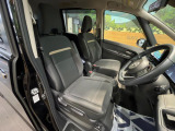 運転席シート廻りは使用感も少なく、良好な状態となっています。丁寧に使われていたことがよくわかりますね。