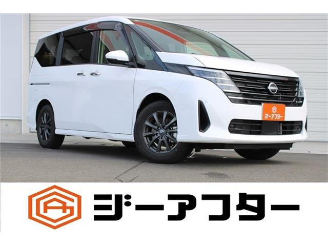 セレナ 2.0 X 禁煙車 純正9インチナビ 全周囲カメラ