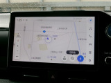 DCM(専用通信機)を装備したコネクティッドナビです。なお無償でのご利用期間は限定(令和10年2月まで)されています。詳しくは営業スタッフにお問い合わせください。