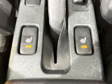 【シートヒーター】寒い日に重宝するシートヒーター!エアコンより早く温まってくれるので寒がりの人も安心ですね♪エアコンの温風は乾燥するから苦手、という方にもをおすすめです。