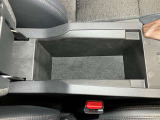 センターコンソールの中にも収納スペース!運転席周りをすっきり保てます!