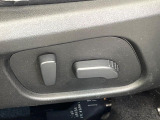 【パワーシート】スイッチ一つで簡単にシートの微調整が可能!電動だから力もいりません!快適なシートポジションにセットして、快適なドライブをお楽しみください。