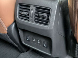 後席エアコン吹き出し口もついており、車内の温度をすばやく快適にしてくれます