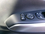 ドアミラーの鏡面の調節、格納は運転席からすべて操作できます!