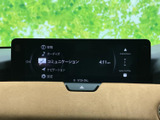 目的に合わせて情報やオーディオなどを選べるメニュー画面を備えています。必要な項目を確認しやすく、普段使いでも迷いにくい構成です。
