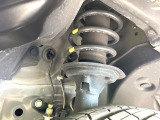 お車を安心してお乗りいただく為には、足回りの定期点検が欠かせません。サービスサポート(有償保証)では無料点検もご提供しており、安心のカーライフをお過ごしいただけるサポート体制が整っています。