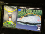 【アラウンドビューモニター】専用のカメラにより、上から見下ろしたような視点で360度クルマの周囲を確認することができます☆死角部分も確認しやすく、狭い場所での切り返しや駐車もスムーズに行えます。