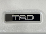 【TRDエアロ】人気のTRDエアロを装備!クルマの外観がよりスタイリッシュになり、街中で存在感あふれる1台に♪将来買い替える時にもリセールに影響しやすく、価値ある人気の装備です!