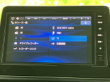 AVソースの一覧が画面に表示され、音源や利用できる項目を確認しながら選べます。Bluetooth AudioやTVなどが並び、用途に応じて使い分けしやすい構成です。