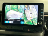 【マルチビューカメラシステム】専用のカメラにより、上から見下ろしたような視点で360度クルマの周囲を確認することができます☆死角部分も確認しやすく、狭い場所での切り返しや駐車もスムーズに行えます。