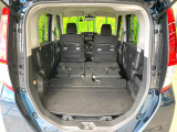 普段のお買い物や通勤、送迎等に十分な荷室スペースを確保しております。セカンドシートを倒すと、大きな荷物の積載も可能です♪