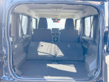 普段のお買い物や通勤、送迎等に十分な荷室スペースを確保しております。セカンドシートを倒すと、大きな荷物の積載も可能です♪