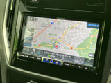 地図を画面いっぱいに表示し、現在地や周辺の道路を確認しやすい仕様です。目的地設定やルート確認など、慣れない場所へのお出かけにも役立つナビ画面です。