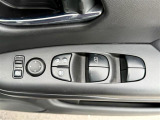【パワーウインドウ】運転席のスイッチで、各席の窓ガラスの開閉ができます!あると便利ですよね!