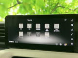 AM・FMやBluetooth、HDMIなど、複数の音源が一覧で表示されます。アイコンと名称を見比べながら選べるため、使いたい音源へ迷わずアクセスしやすい画面です。