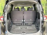 普段のお買い物や通勤、送迎等に十分な荷室スペースを確保しております。セカンドシートを倒すと、大きな荷物の積載も可能です♪