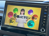 テレビ映像を画面に表示でき、停車中の休憩時間に番組を楽しめます。画面で映像を確認しながら、車内で過ごす待ち時間をゆったりと活用できる装備です。