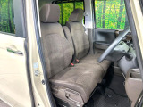 運転席シート廻りは使用感も少なく、良好な状態となっています。丁寧に使われていたことがよくわかりますね。