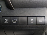 ★使いやすさや安全性を追求したステアリング周り!高級車ゆえにスイッチ類が多いのも特徴ですね!考え尽くされた配置ですぐに使いこなす事が出来ますのでご安心下さい!是非、体感してみて下さい!!