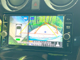 【アラウンドビューモニター】専用のカメラにより、上から見下ろしたような視点で360度クルマの周囲を確認することができます☆死角部分も確認しやすく、狭い場所での切り返しや駐車もスムーズに行えます。