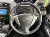 【純正革巻きステアリング】上質な革を使用することで、手にしっかり馴染みとても運転しやすいハンドルです♪