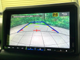 【バックカメラ】駐車時に後方がリアルタイム映像で確認できます。大型商業施設や立体駐車場での駐車時や、夜間のバック時に大活躍!運転スキルに関わらず、今や必須となった装備のひとつです!