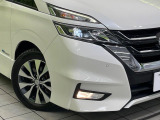 【LEDヘッドライト】悪天候や夜間走行時も良好な視界を確保し安心して運転できる高輝度LEDヘッドライトを装備!点灯速度が早く、消費電力も抑えられています。