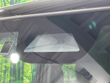 【ホンダセンシング】走行中に前方の車両等を認識し、衝突しそうな時は警報とブレーキで衝突回避と被害軽減をアシスト。より安全にドライブをお楽しみいただけます。