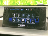 オーディオソースを画面上で選べるため、聴きたい音源に合わせて切り替えが可能です。複数の選択肢が並び、日常の移動中も好みの音楽を楽しめます。