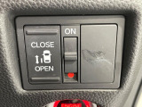 【パワースライドドア】スマートキーや運転席のスイッチでスライドドアの開閉が可能♪電動だから力を入れてドアを開ける必要が無く、小さいお子様でも、重い荷物を持っている時もラクに開け閉めできます♪