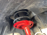 お車を安心してお乗りいただく為には、足回りの定期点検が欠かせません。サービスサポート(有償保証)では無料点検もご提供しており、安心のカーライフをお過ごしいただけるサポート体制が整っています。