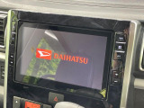 【大画面純正ナビ】人気の大型8インチナビを装備。存在感のある大画面はインパクト大!ナビ利用時のマップ表示は見やすく、テレビやDVDは臨場感がアップ!いつものドライブがグッと楽しくなります♪