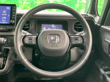 【純正革巻きステアリング】上質な革を使用することで、手にしっかり馴染みとても運転しやすいハンドルです♪