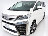 ★展示前点検実施★特殊な機材も用いて、前車点検を実施しております!