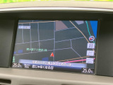 地図上に現在地周辺の道路が表示され、目的地までのルート確認に役立ちます。画面内の地図や案内表示は見分けやすく、初めての場所への移動や日常のお出かけにも便利です。