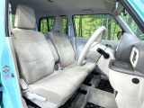 運転席シート廻りは使用感も少なく、良好な状態となっています。丁寧に使われていたことがよくわかりますね。