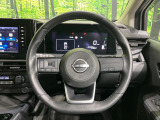 【純正革巻きステアリング】上質な革を使用することで、手にしっかり馴染みとても運転しやすいハンドルです♪