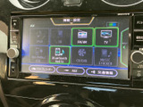 オーディオの選択画面には、ラジオやテレビ、各種メディアの項目が並びます。利用したい音源を画面で確認しながら選べるため、気分や場面に合わせて使い分けられます。