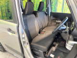 運転席シート廻りは使用感も少なく、良好な状態となっています。前オーナー様が丁寧に使っていたことがよくわかりますね。