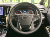 【純正革巻きステアリング】上質な革を使用することで、手にしっかり馴染みとても運転しやすいハンドルです♪