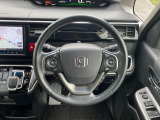【純正革巻きステアリング】上質な革を使用することで、手にしっかり馴染みとても運転しやすいハンドルです♪