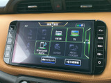 ラジオやテレビ、Bluetooth Audioなど複数のメニューを画面上で選択できます。聴きたい音源に合わせて切り替えやすく、日常の移動中も好みの音楽や番組を楽しめます。