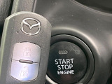 【キーレス】少し離れた場所からでもボタン一つでドアの開錠・施錠ができるのでとっても便利!ドアの鍵穴周りに傷をつけることもありません♪