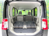 普段のお買い物や通勤、送迎等に十分な荷室スペースを確保しております。セカンドシートを倒すと、大きな荷物の積載も可能です♪